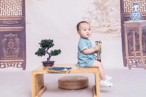 安康孕妇尖肚子和圆肚子